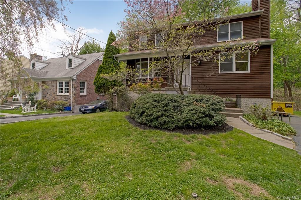 Julie McKinnon, Real Estate Agent in Westchester & Hudson Valley Compass